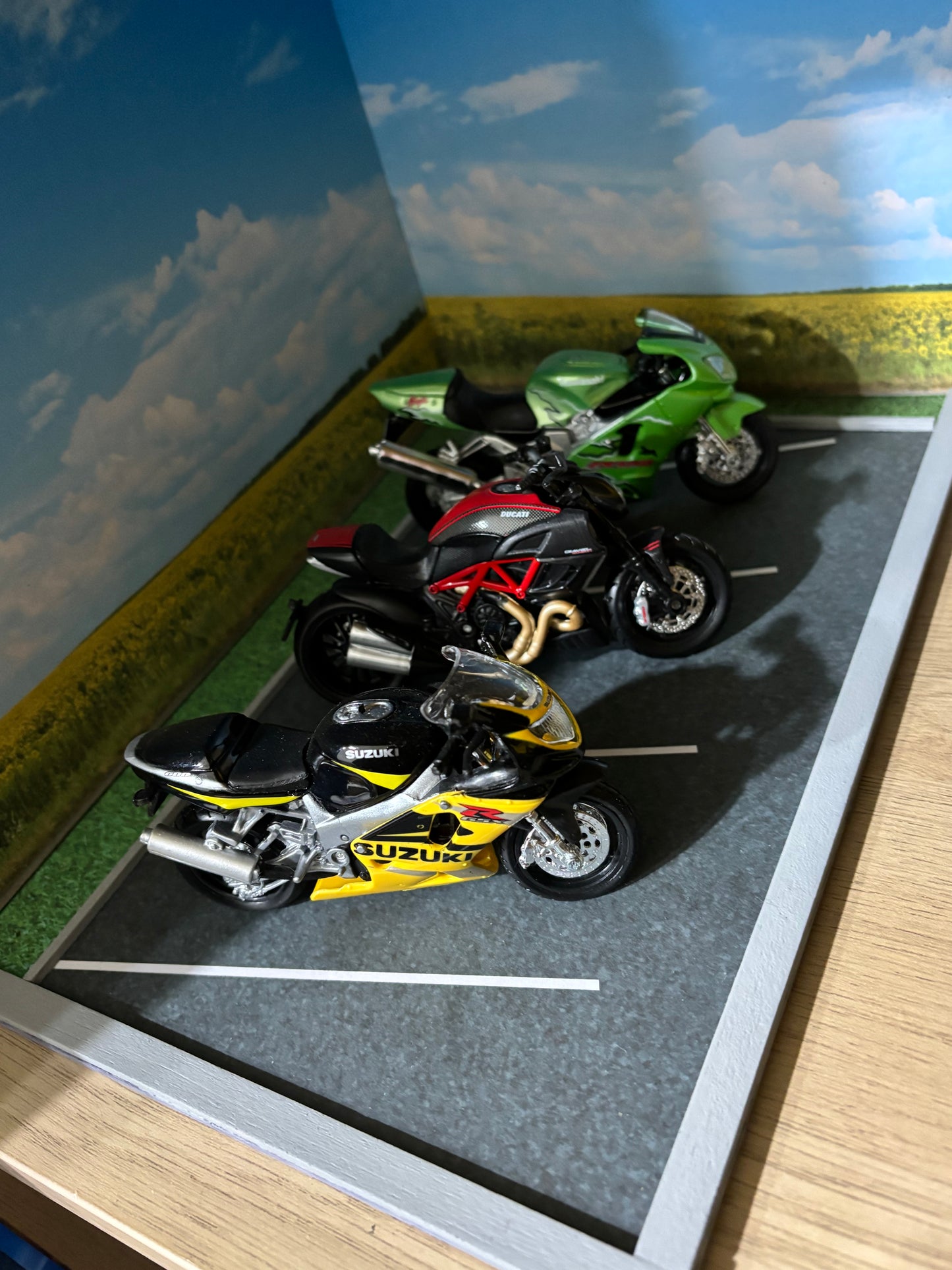 Motorcycle Diorama – Parking (Scale 1:12)